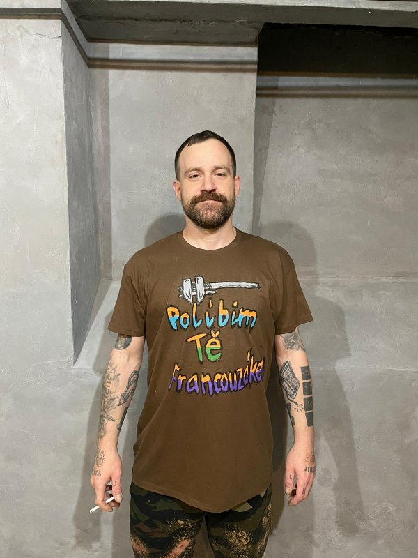 VYPRODÁNO!!! Triko 1z1 Políbím tě ...hnědá | Fanshop Prago Union